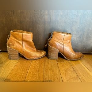 Baske California Genuine Leather Bootie Cognac 6.5